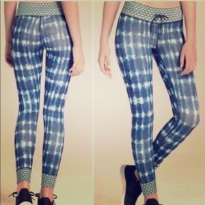 💥Super cute workout leggings!💥